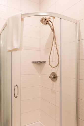 Bathroom, The Web Suites, San Juan