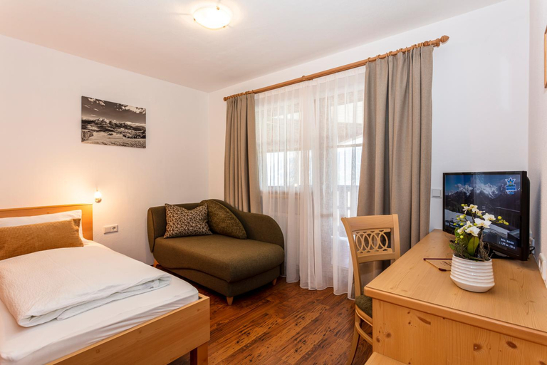 Bedroom 2, Berggasthof Hinterreit, Zell am See
