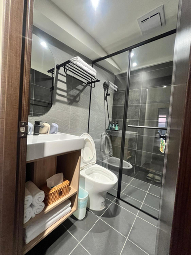 Bathroom 3, 沐玥光Ohyeah -台南市民宿904, Tainan