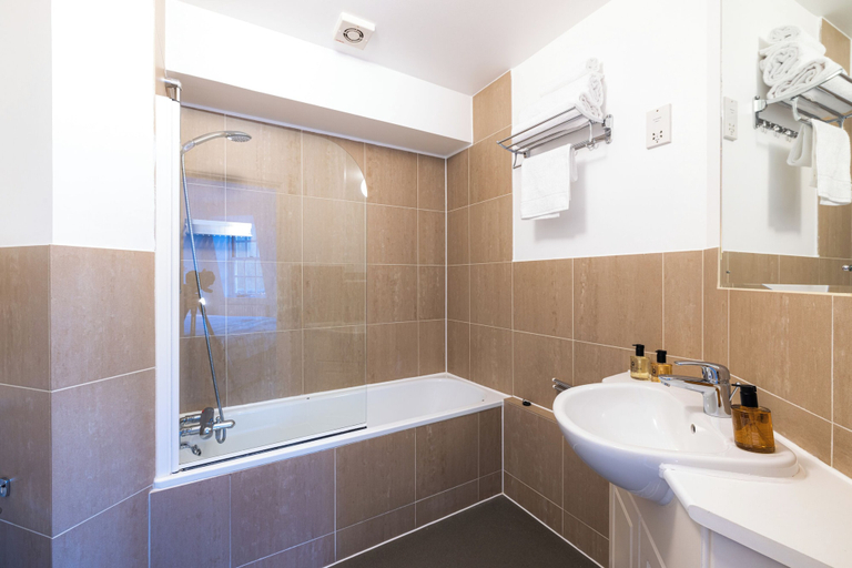 Bathroom 4, The Regency by Nestor, London