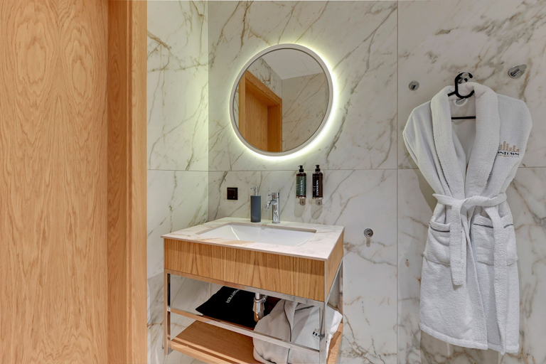 Bathroom 4, Deo Plaza by Downtown Apartments, Gdańsk City