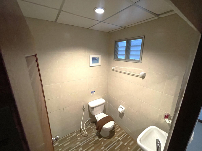 Bathroom 6