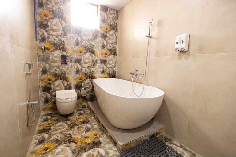 Bathroom 4, Treebo Moon Waalk, Patia, Cuttack