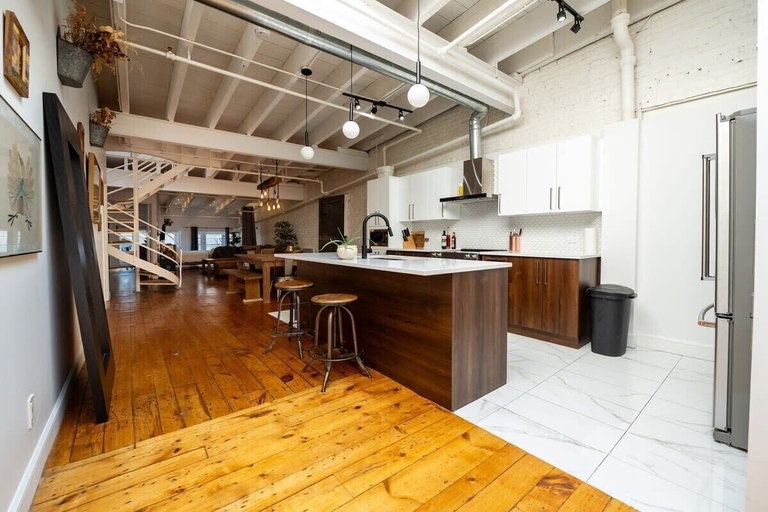 Others 3, Stunning Old Montreal Penthouse, Montréal
