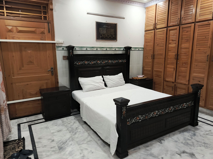 Bedroom 2, Istanbul Inn Guest House, Islamabad