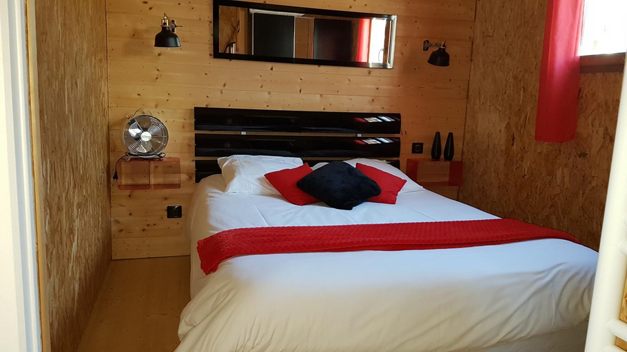 Bedroom 3, Les Pilotis Du Cognac, Charente