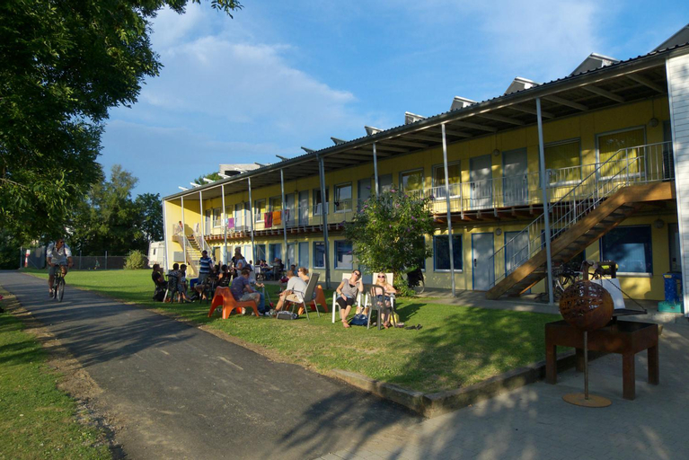 Exterior 4