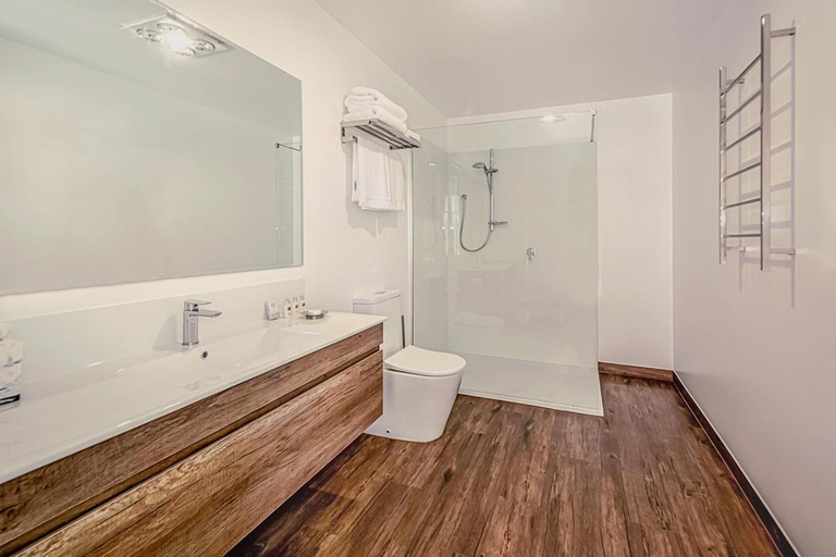 Bathroom 2, Langsford Luxury, N. Grampians - Stawell