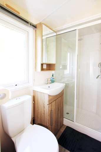 Bathroom, schones Chalet Tinyhouse in Ostseenahe 13km - sehr ruhige Dorflage, Rostock