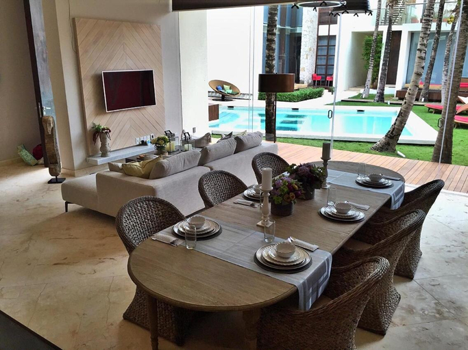 Food & Drinks, Luxury Condo at Playa Mamitas, Cozumel