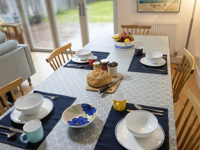 Food & Drinks 4, Bright House - Bracklesham Bay, West Sussex