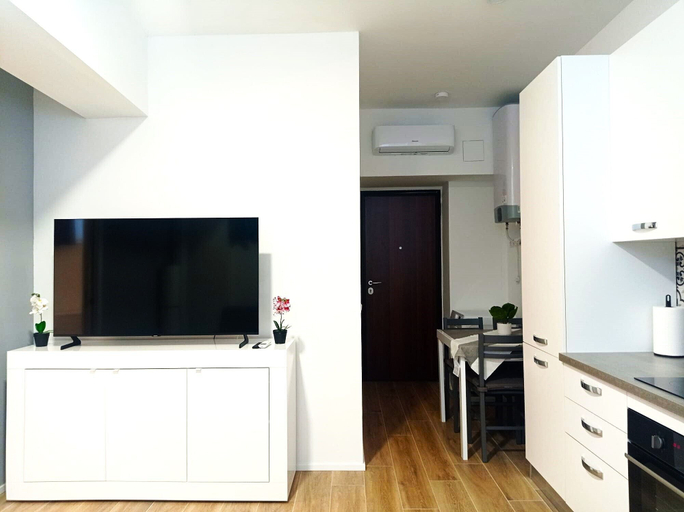 Others 5, Mayflowers Apartment - Biancospini, Milano
