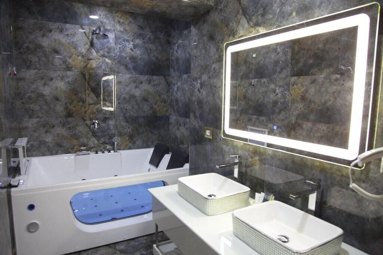 Bathroom 4, HOTEL ROZAFA, Shkodrës