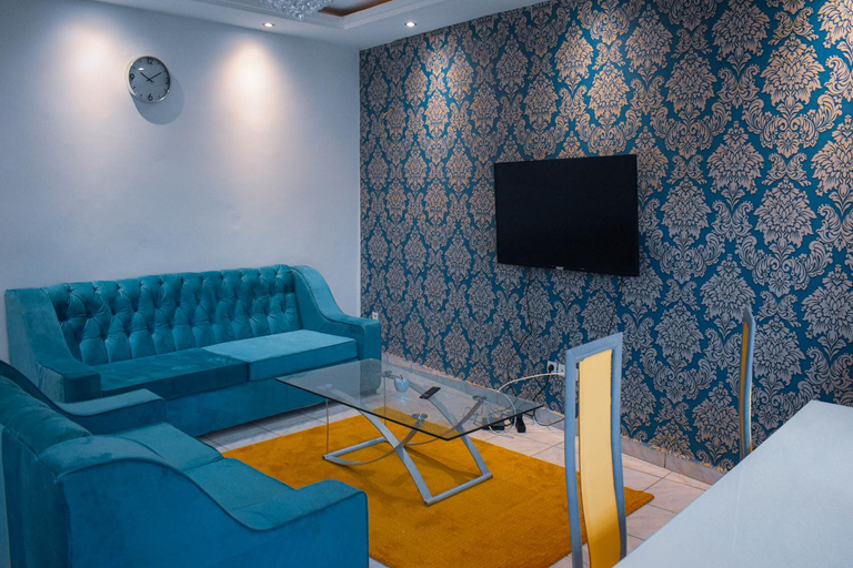 Others 4, Residence Deluxe, Mfoundi