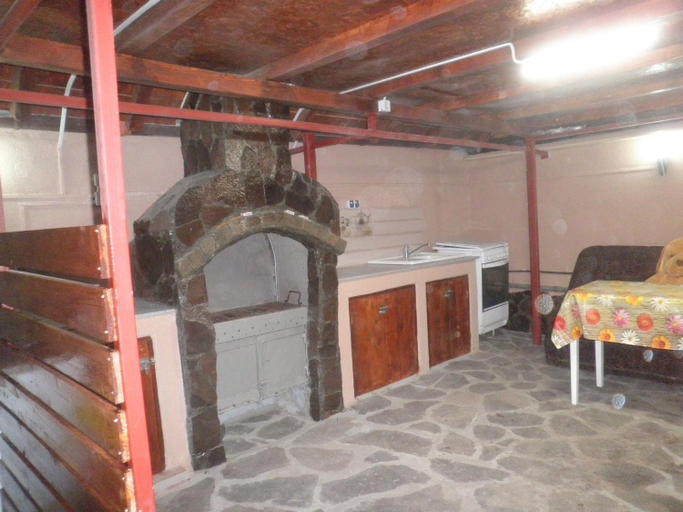 Others 2, Casa Didina, Navodari