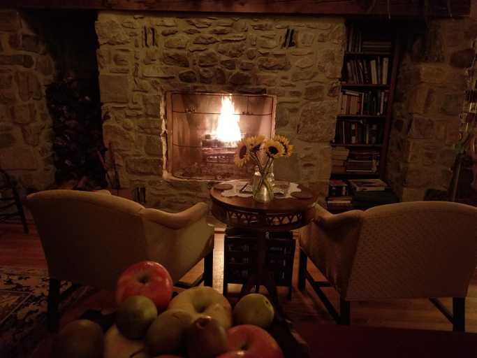 Others 4, Hawk Mountain Bed & Breakfast, Berks