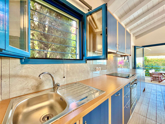 Others 3, Barbati Blu & Verde Beach Houses with pool by DadoVillas, Ionian Islands