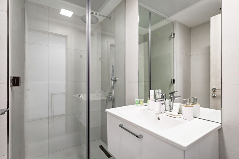Bathroom 3, Bright 1BR with balcony in Luma 22, Dubai