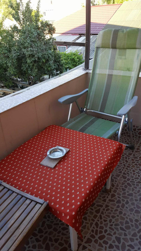 Others 5, Casa Didina, Navodari