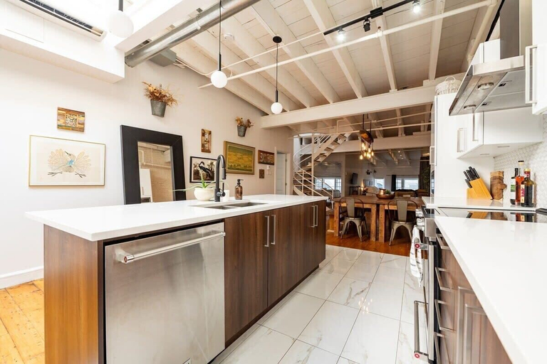 Others 4, Stunning Old Montreal Penthouse, Montréal