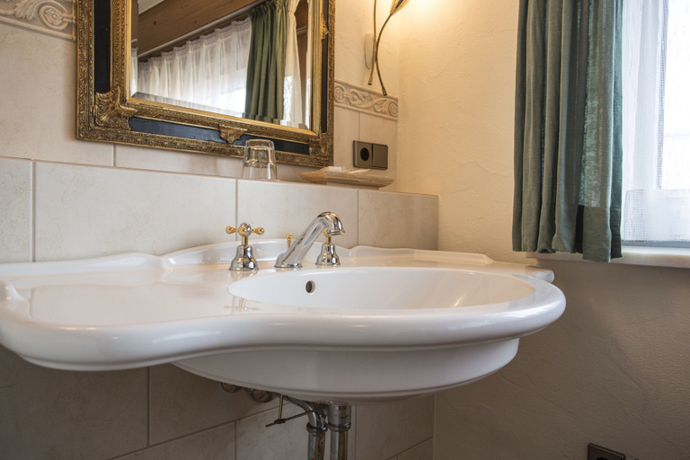 Bathroom 5, Meiser Rosenstuben Hotel, Schwäbisch Hall