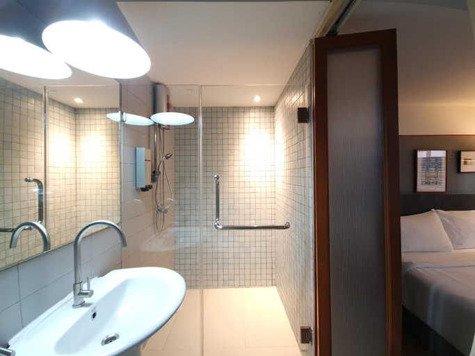 Bathroom 5