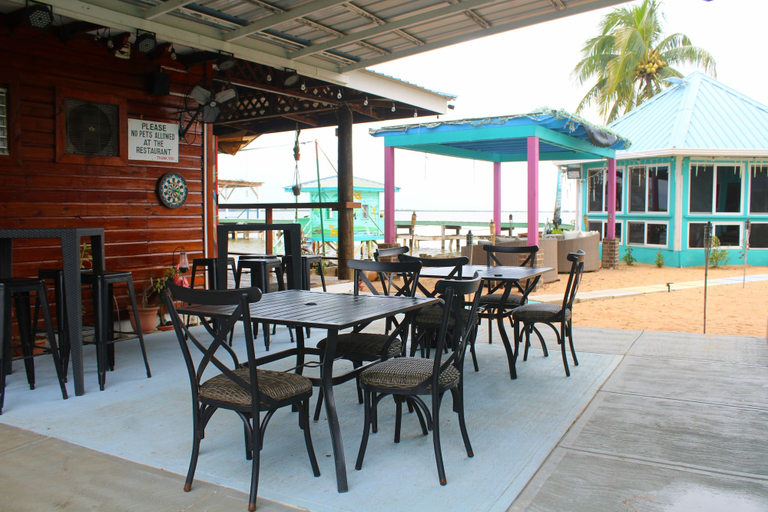Food & Drinks 4, Daphne's Lagoon Lodge