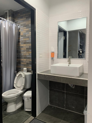 Bathroom 11