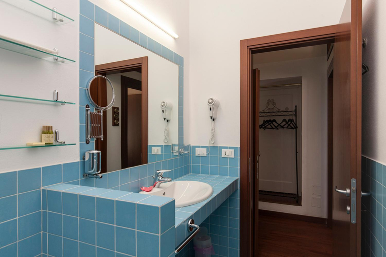 Bathroom 3, Zaguri B&B, Venezia