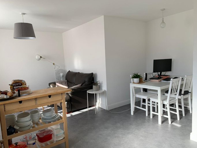 Others 5, Bright, chilled ensuite DB room in a shared flat!, London