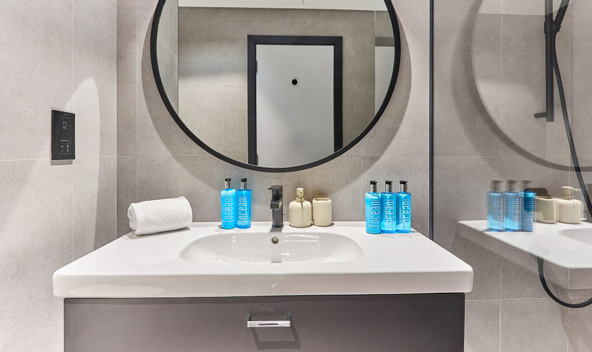 Bathroom, bnbme | 15 Northside | 1 BDR, Dubai