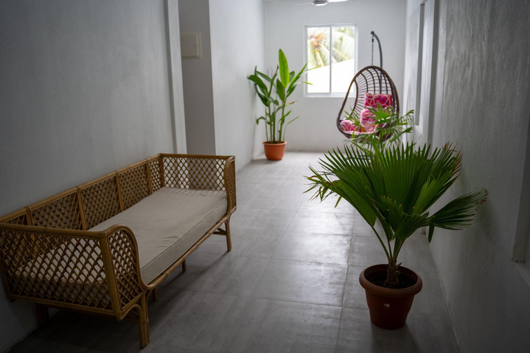 Others 5, Akiri Dhigurah