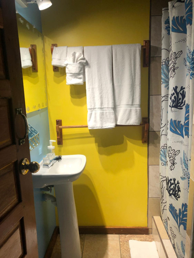 Bathroom 3, Colinda Cabanas