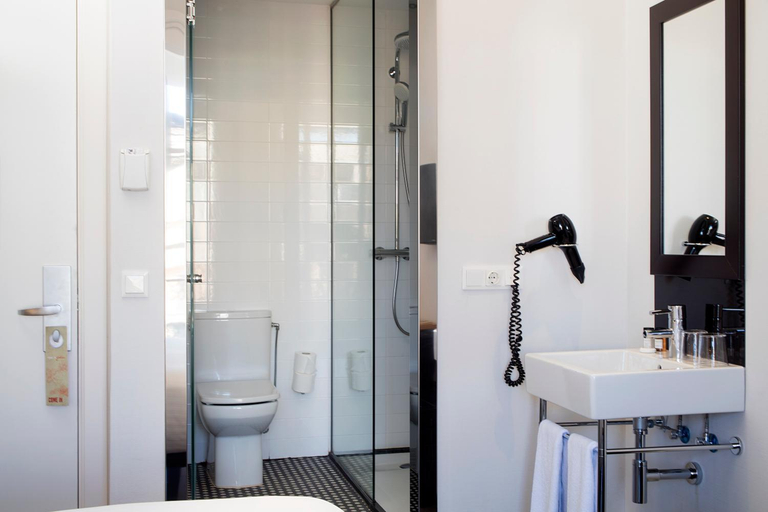 Bathroom 2, Praktik Garden, Barcelona