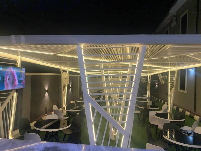 Food & Drinks 4, RKD Suites, Oshimili South