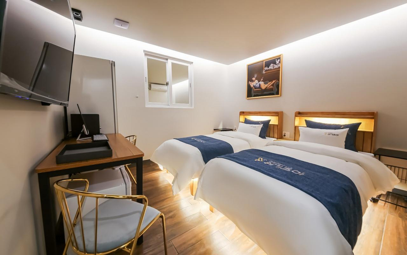 Bedroom 2, Hotel Yeogijoa, Buk