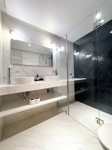 Bathroom 3, Paradis Citadin, La Marsa
