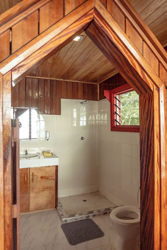 Bathroom 4, Leleana Resort Kolombangara, South Kolombangara