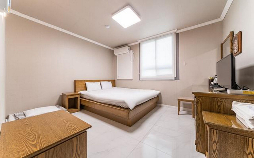 Bedroom 2, Cheorwon Pares, Cheorwon