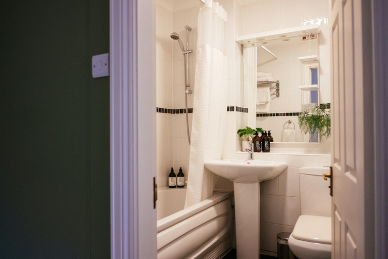 Bathroom 4, Ty Afon - River House, Gwynedd