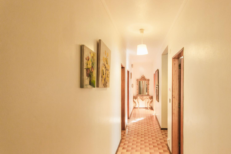 Others 5, Beach Avenue Apartment, Peniche