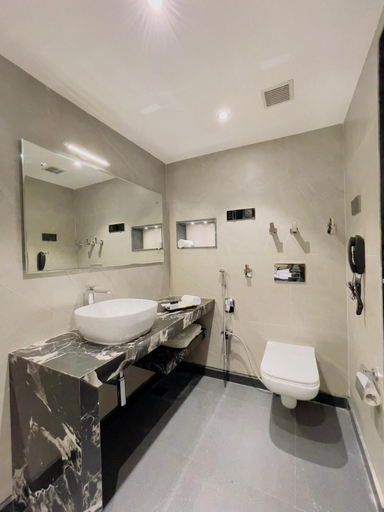 Bathroom 4, Paradise Premium, Srinagar