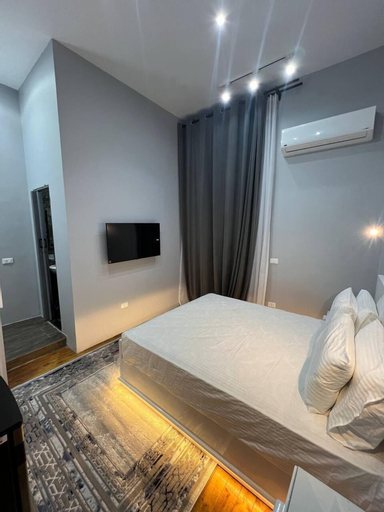 paris east hostel, 'Abdin