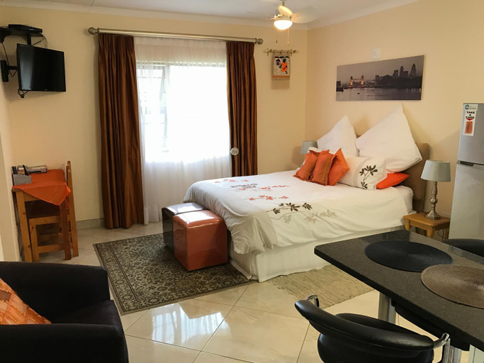 Others 3, Amber Bed and Breakfast, South Africa, Buffalo City