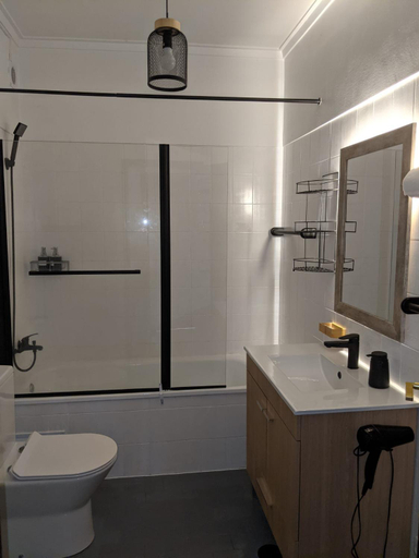 Bathroom 2, Rooms 10 mins walk from train station!, Sintra