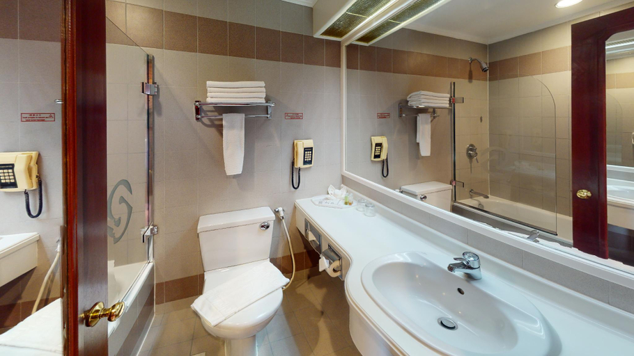 Bathroom 7