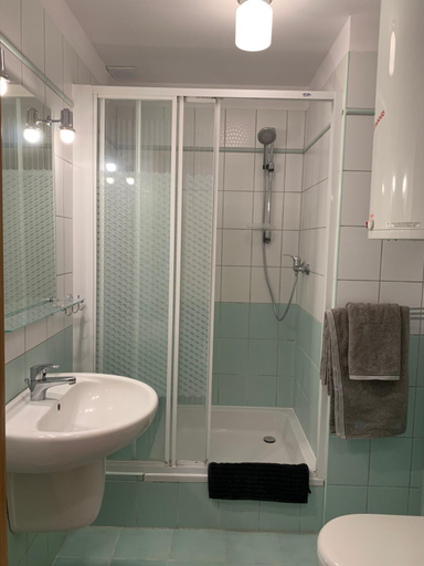 Bathroom 4, Ohana Budget w Juracie, Puck