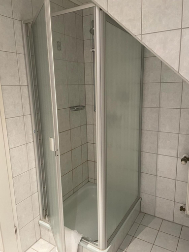 Bathroom, Gasthaus Hubertus, Vulkaneifel