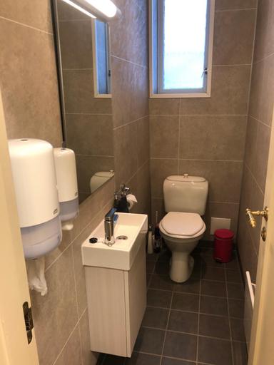 Bathroom 5, Kirkegata 4, Ålesund