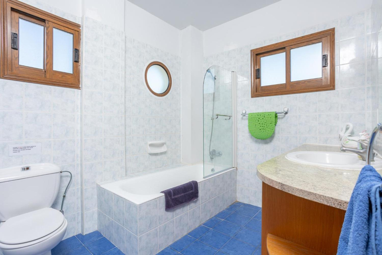 Bathroom 3, Blue Bay Villa Dimitris